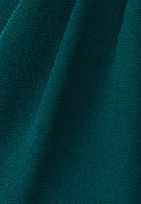 Unselected, emerald