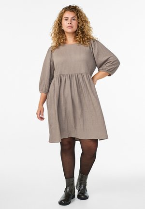 Zizzi FLASH -MIT 3/4-ÄRMELN - Vestido informal - driftwood