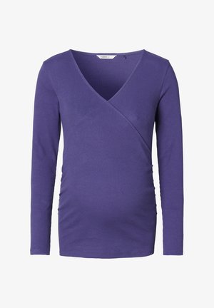 Lila langärmliges Umstandstop mit V-Ausschnitt und gerafften Seiten, aus gerippter Stoff gefertigt für einen figurbetonten Look.