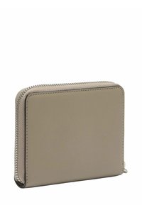 Beżowy skórzany portfel z zamkiem błyskawicznym, gładką fakturą, prostokątnym kształtem i eleganckim designem. Posiada srebrne okucia i dyskretne przeszycia.