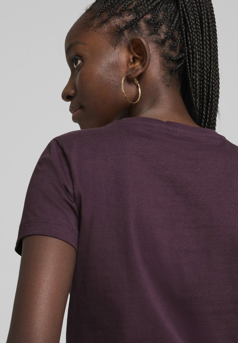 Puma BETTER ESSENTIALS - T-shirt basic - midnight plum