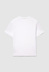 T-shirt bianca in cotone con maniche corte, scollo tondo e taglio dritto. Tessuto liscio, design minimalista, senza motivi o dettagli.