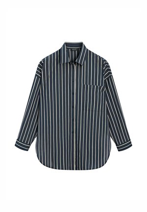Camicia blu navy a maniche lunghe con bottoni, righe verticali bianche e tasca sul petto sul lato sinistro.