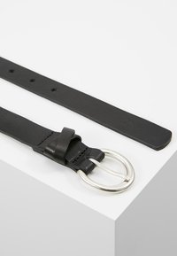 s.Oliver Riem - black
