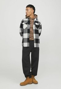 Jack & Jones JJEDARREN - Summer jacket - whisper white