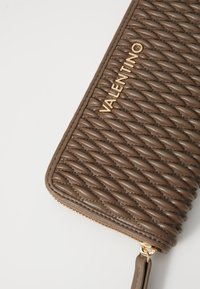 Valentino Bags FREQUENCY - Wallet - taupe