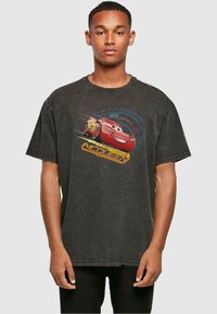 ABSOLUTE CULT - CARS - LIGHTNING MCQUEEN ACID WASHED - Print T-shirt - black Thumbnail Image 1