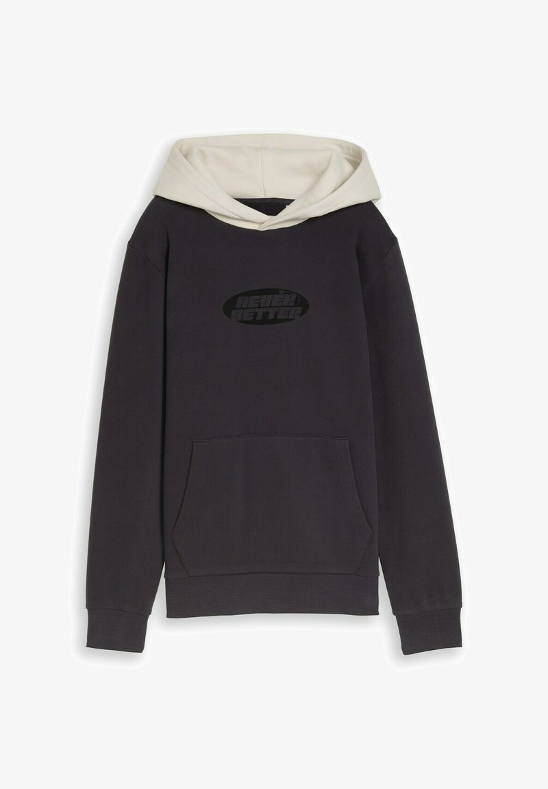 Sweat à capuche noir avec une capuche et une poche avant couleur crème, doté d'un logo discret "Never Better" centré sur la poitrine.