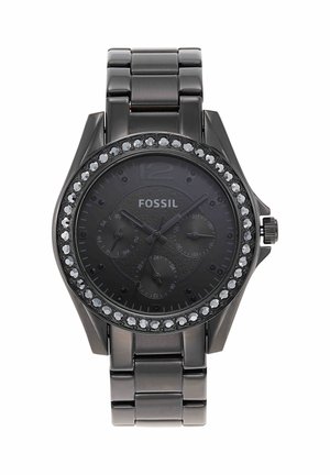 Zwart metalen Fossil polshorloge met met kristallen bezette lunette, drie subdials en een schakelen armband, toont tijd met uur-, minuut- en secondenwijzers.