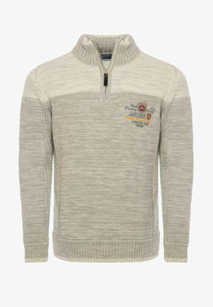 Grauer Strickpullover mit einem Viertelreißverschluss, ausgestattet mit gerippten Bündchen und Saum. Fällt durch gesticktes Branding und Strukturvariationen im Stoff auf.