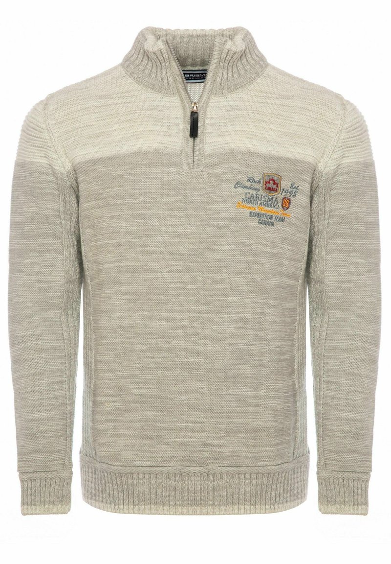 Grauer Strickpullover mit einem Viertelreißverschluss, ausgestattet mit gerippten Bündchen und Saum. Fällt durch gesticktes Branding und Strukturvariationen im Stoff auf.