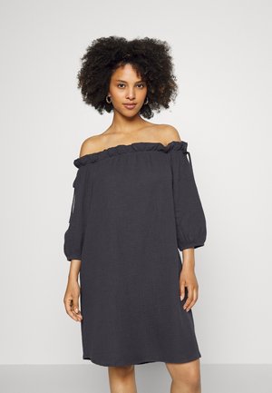 ONLTILLA THYRA OFF SHOULDER DRESS - Vestido de dia - phantom