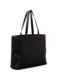 Czarna skórzana torba typu tote z dwoma długimi, płaskimi uchwytami, prostokątnym kształtem, gładką teksturą i detalem w postaci przedniej kieszonki.