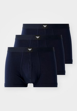 Caleçons boxer pour hommes de couleur marine, vendus par pack de trois. Fabriqués en matériau doux avec des ceintures élastiques arborant un logo, offrant un ajustement confortable.