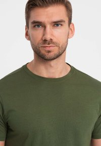 Ombre T-shirts basic - olive green
