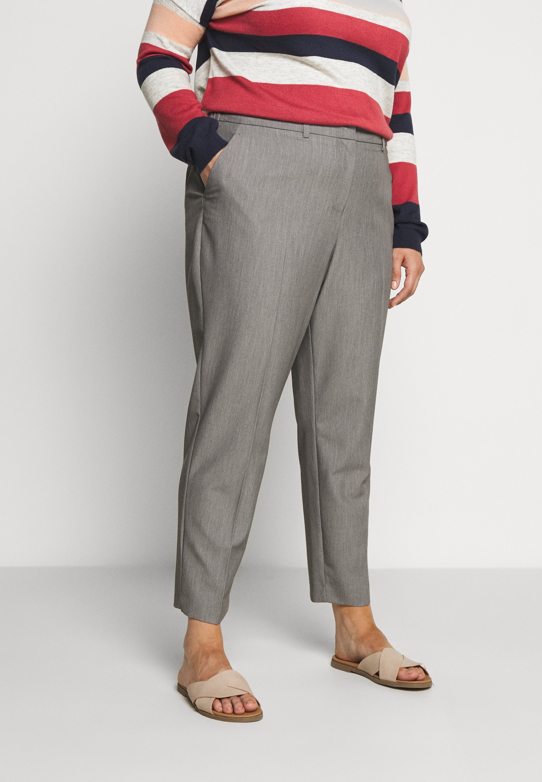 Dorothy Perkins Curve ELASTIC BACK ANKLE GRAZER Bukse Nike Bukser: Kjøp opp til −46% | Stylight