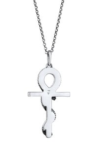 Hõbeda kaelakee, millel on poleeritud ankh ripats koos tekstuuriliste detailidega. Ahel on lingiline ja sellel on lobu klamber. Märgitud 925.