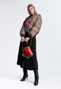 LOLA CASADEMUNT Bomberjacka - brown