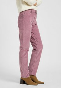Lee CAROL - Pantalon classique - plumberry