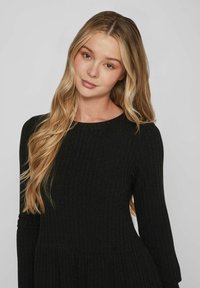 VILA LANGÄRMELIGES - Abito in maglia - black