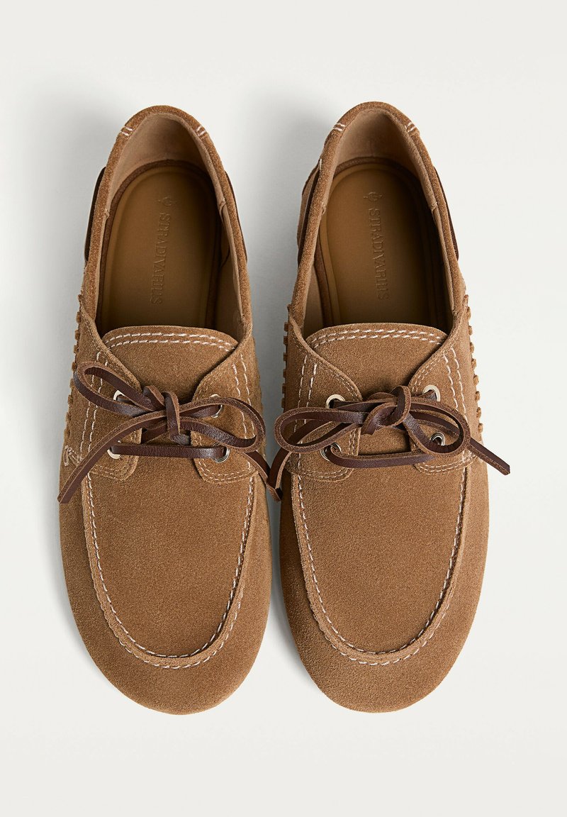 Stradivarius LACE-LOAFERS Boat shoes brown/hnědá