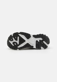 HOKA STINSON 7 - Zapatillas de trail running - black/outer orbit