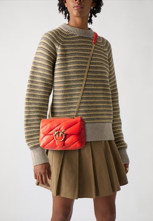 LOVE PUFF - Cross body bag - mandarin red/antique gold-coloured