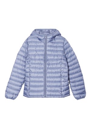Giacca a vento azzurra chiara con cappuccio, dotata di zip anteriore, cuciture orizzontali e polsini elasticizzati. Materiale liscio, lucido e leggero.