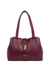 Sac à main en cuir bordeaux avec surface texturée, double poignées courtes, quincaillerie dorée et fermeture à clasp à l'avant. Étiquette de marque visible.