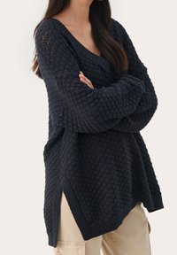 Part Two Sweter
