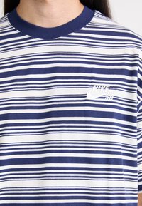 Nike SB TEE - Jednoduché tričko - midnight navy