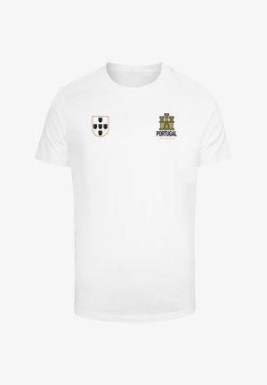 Witte katoenen T-shirt met een gouden omrand schild met zwarte stippen en een kasteel logo met "PORTUGAL" eronder in het zwart.