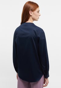 Eterna REGULAR FIT - Button-down blouse - white