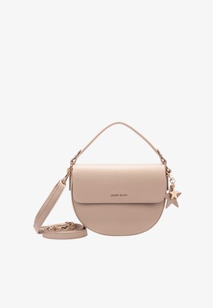 Béžová kožená crossbody taška s klopou, odnímatelným popruhem, horním držadlem, zlatým hvězdovým přívěskem a logem "JOOP! JEANS" na přední straně.