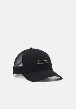 Casquette de baseball noire en maille avec une visière incurvée et un logo ovale à motif camouflage au centre avant.