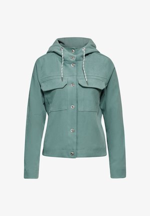 Jasnozielona kurtka z kapturem wykonana z miękkiego materiału. Posiada srebrne detale, dwie kieszenie na piersi oraz pełne zapięcie na guziki.