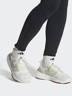 adidas Performance ULTRABOOST LIGHT biały