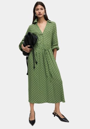 Marks & Spencer, PRINTED V-NECK MIDI - Maxikleid - green mix