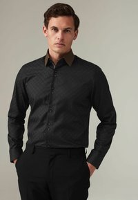 Next TEXTURED TRIMMED REGULAR FIT SINGLE CUFF - Hemd - black gold
