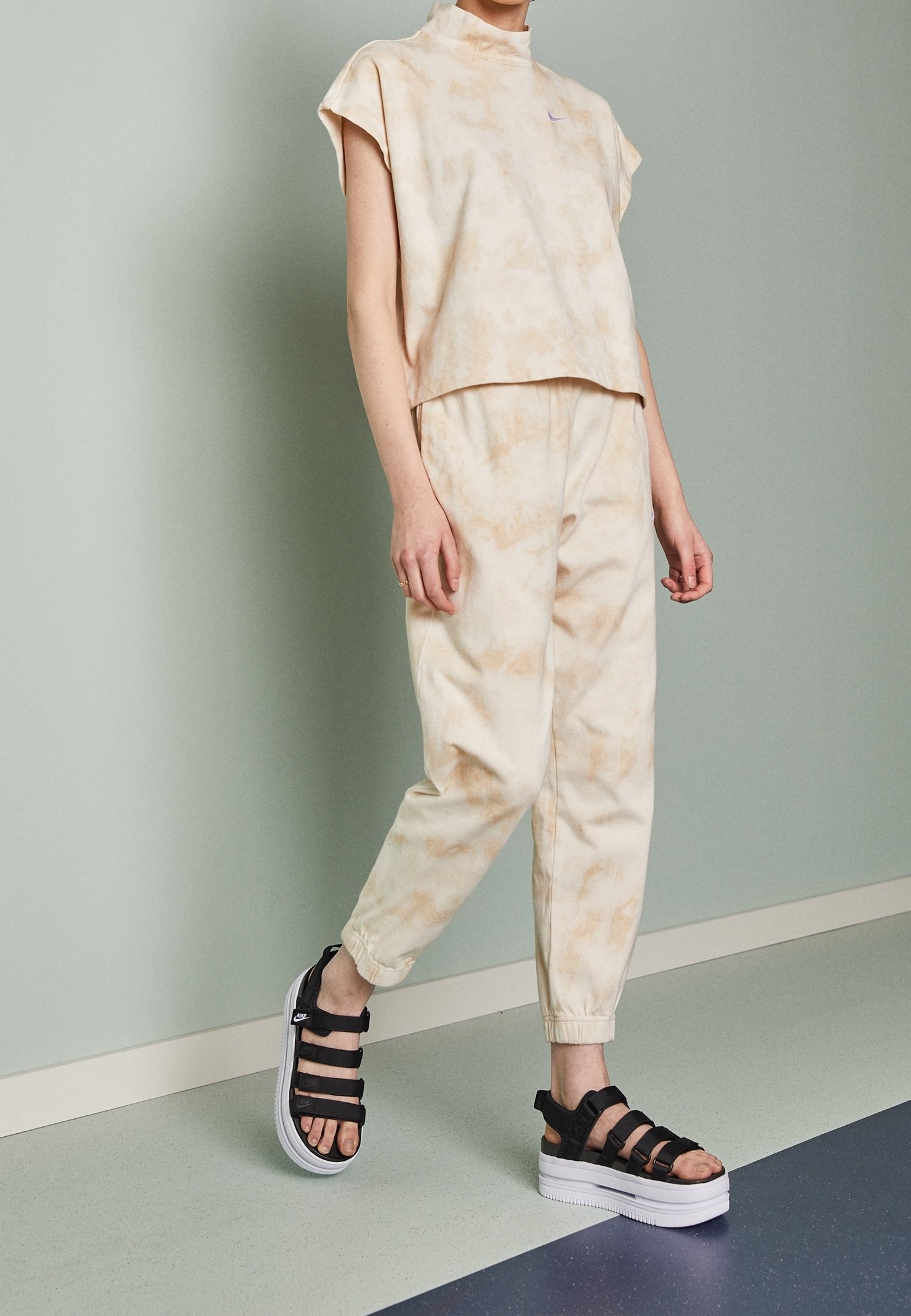 nike sandalwood shirt