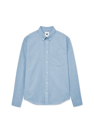 Camicia button-up a manica lunga di colore azzurro chiaro, realizzata in cotone. Presenta un colletto, tasca anteriore e un ricamo logo discreto sul petto.