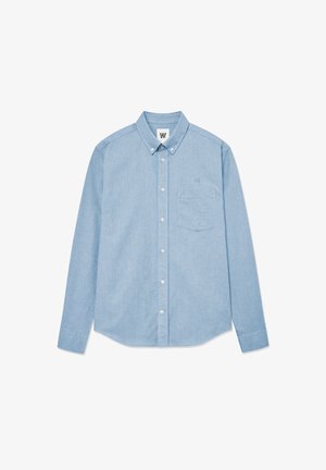 Camicia button-up a manica lunga di colore azzurro chiaro, realizzata in cotone. Presenta un colletto, tasca anteriore e un ricamo logo discreto sul petto.