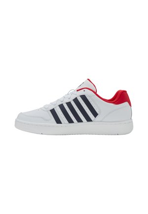 Trainers - white