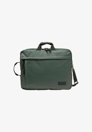 Sac rectangulaire vert foncé en tissu durable. Dispose de deux poignées supérieures, d'une sangle ajustable et d'une poche zippée à l'avant.