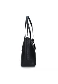 Borsa tote in pelle nera con manici doppi, forma strutturata, pannello laterale testurizzato e chiusura superiore con zip. Presenta un design minimalista.