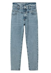 Jeans de mezclilla azul claro con un corte regular, que presentan un cierre de botón, trabillas para cinturón, cinco bolsillos y un leve desgastado en la tela.