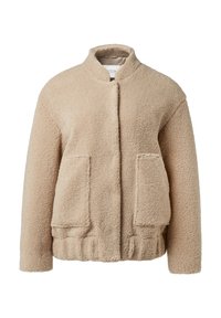 Beżowa polarowa kurtka z wysokim kołnierzem, zapięciem na zatrzaski z przodu, dużymi naszytymi kieszeniami i teksturowanym wykończeniem. Elastyczny pas u dołu.