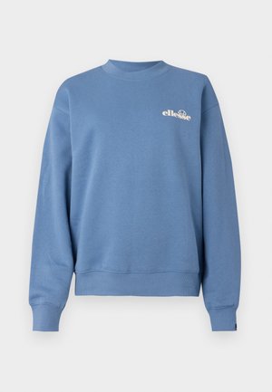 Sudadera azul hecha de una tela suave, con cuello redondo, puños acanalados y un logotipo blanco de la marca en el pecho.
