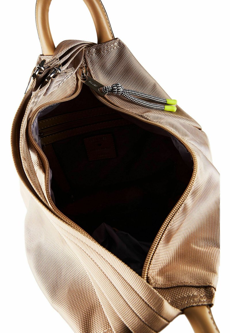 Sac à Dos PICARD Luis En Cuir De Vache, Couleur Taupe (Chai), Neuf Avec Housse