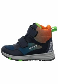 Sneakers alta blu navy con chiusura in velcro, dotate di una tomaia in tessuto texture, dettagli arancioni e verdi e una suola grigia in gomma.